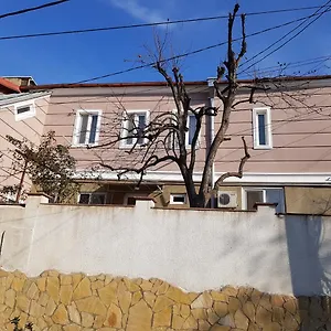 https://famili-hostel-mountain-scream.alltbilisihotels.com